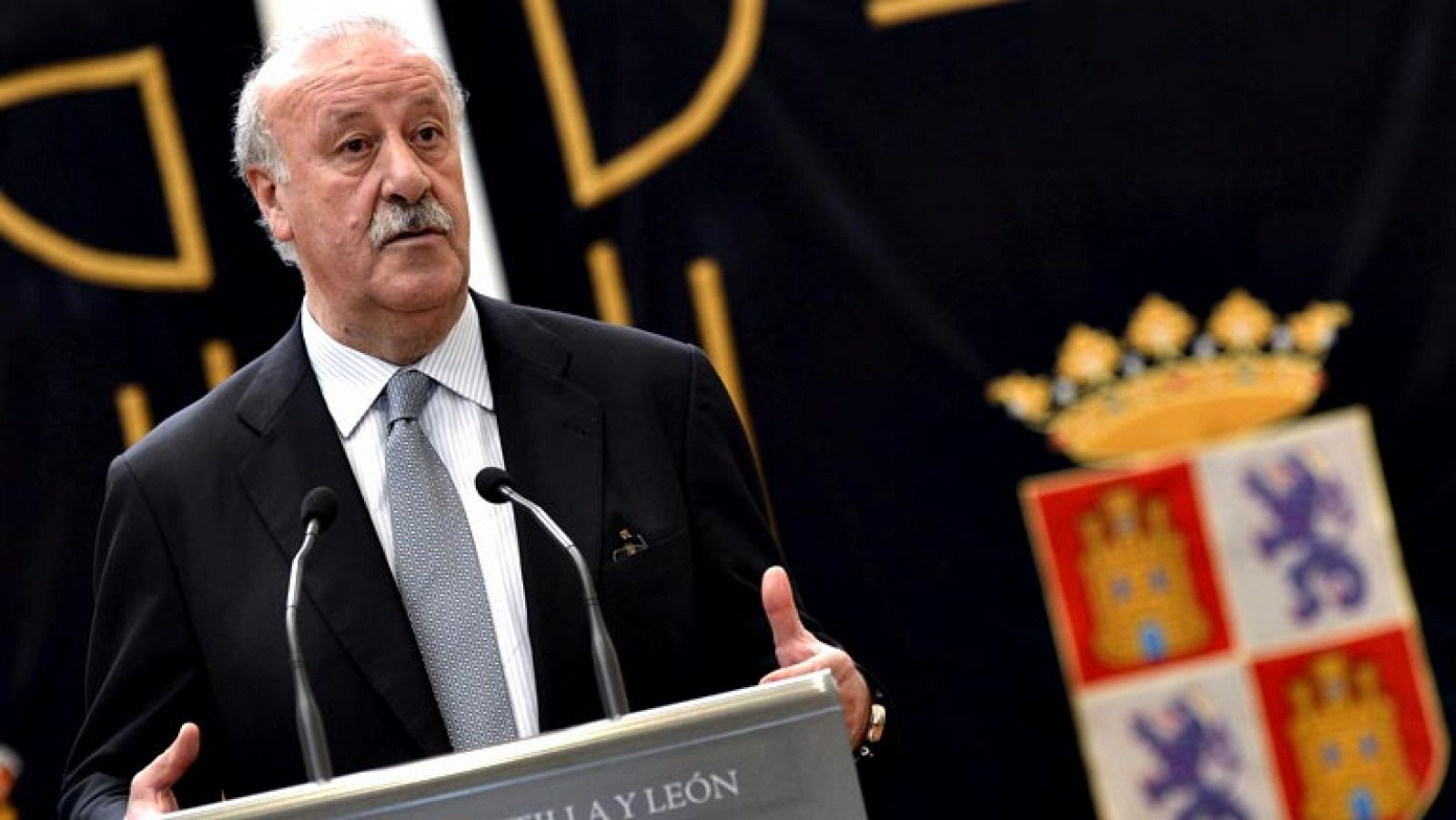 Telediario 1: Del Bosque: "El fútbol español no solo se limita a Madrid y Barcelona" | RTVE Play