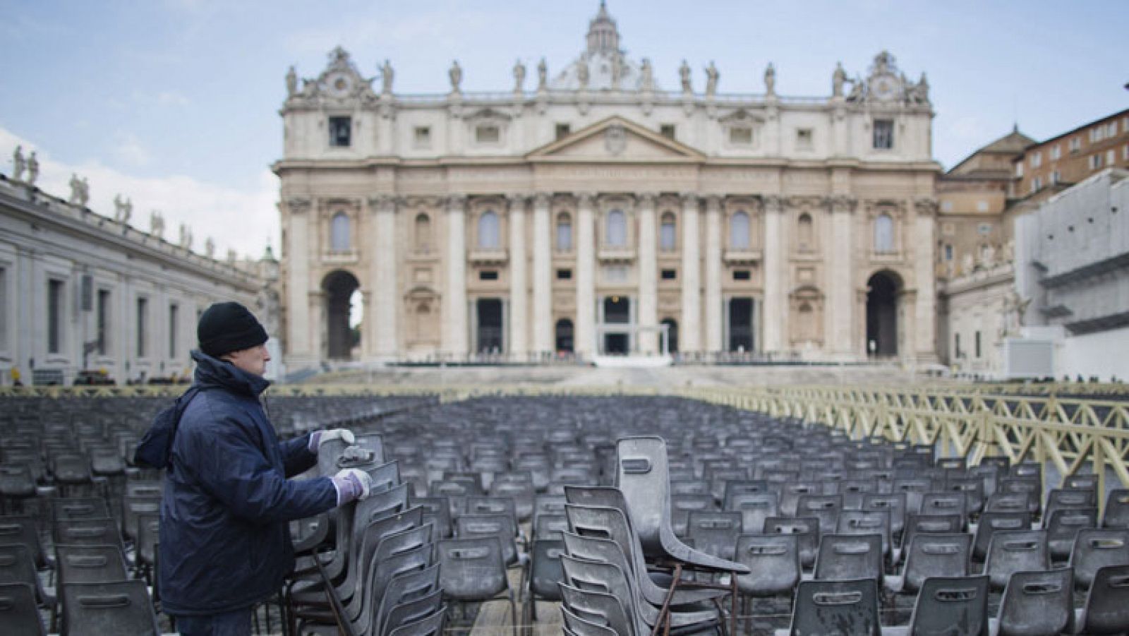 Telediario 1: Españoles viajan a Roma para participar en la despedida de Benedicto XVI | RTVE Play