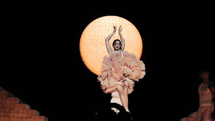 Rosalía inaugura en Madrid su serie de ocho conciertos en España | Ver