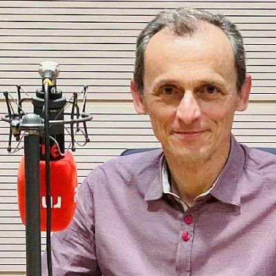 Duque: \"Por primera vez un astronauta fotografía la Tierra con las estrellas\" - Escuchar ahora