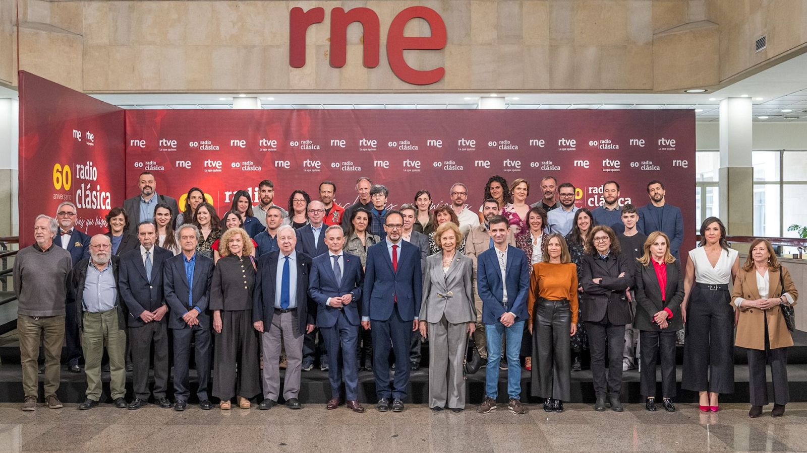 La reina Sofía visita Radio Clásica por su 60º aniversario - Programas especiales de Radio Clásica | Ver