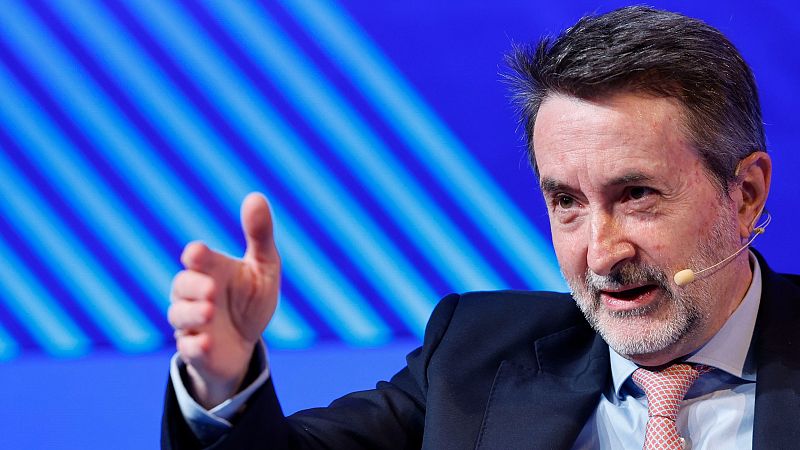 Empresarios de las grandes energéticas recalcan la "posición privilegiada de España" frente al desabastecimiento - Telediario 1 | Ver video