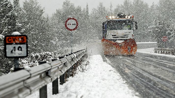 60 camiones atrapados por la nieve