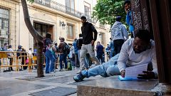 Las oficinas de Correos, colapsadas ante el inicio del proceso de regularización de migrantes