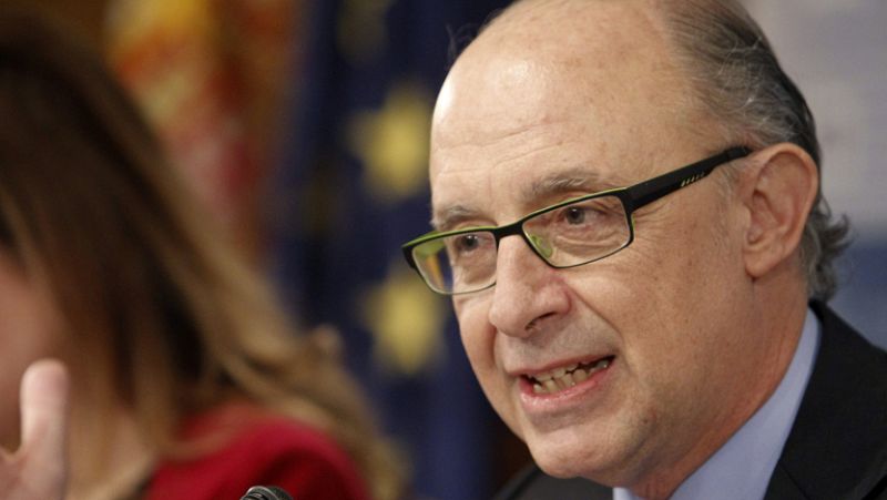 Montoro afirma que las CC.AA. incumplidoras deben recortar