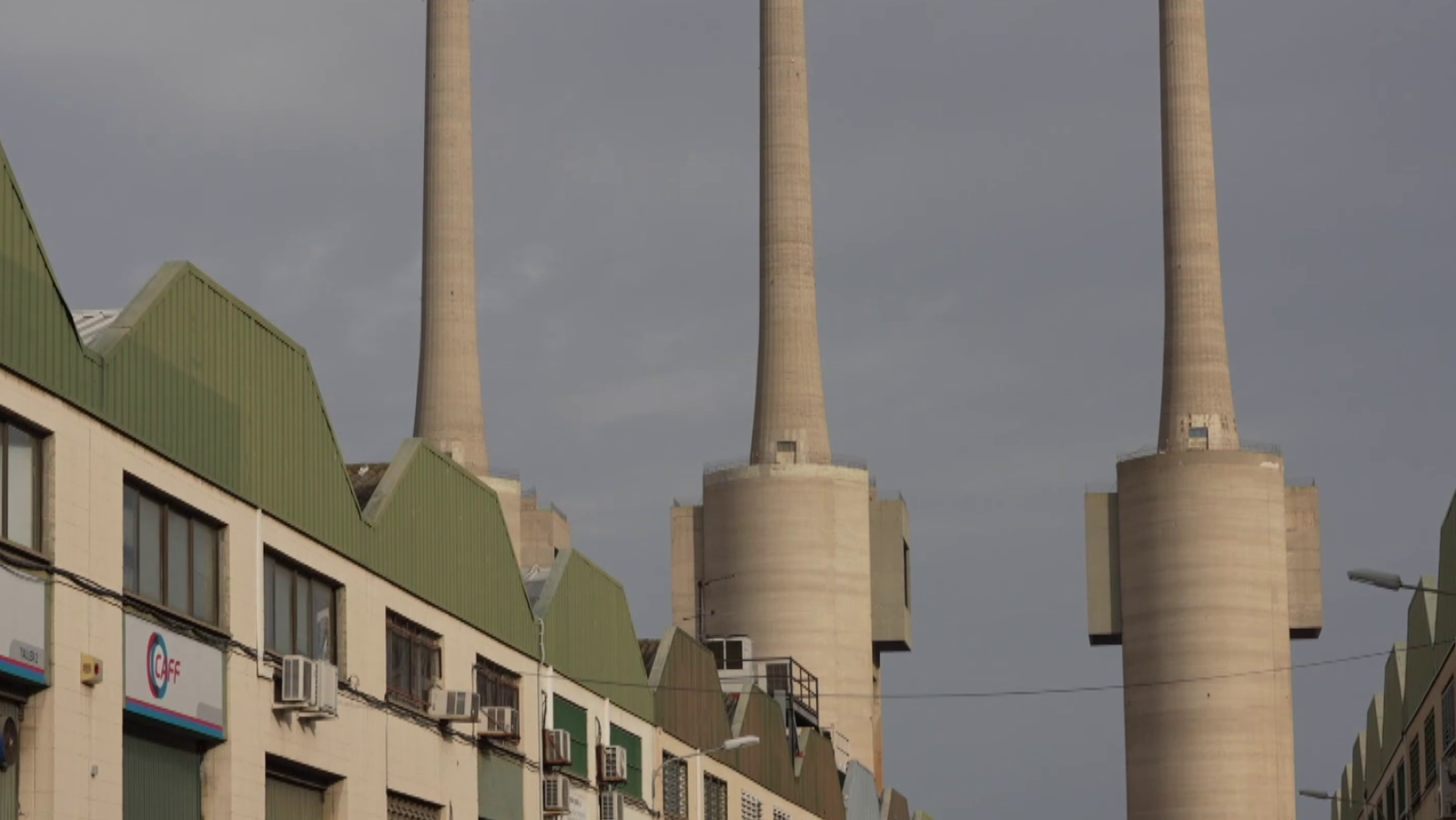 Xemeneies: Central Tèrmica de Sant Adrià - Fonamentals - Fonamentals | Ver