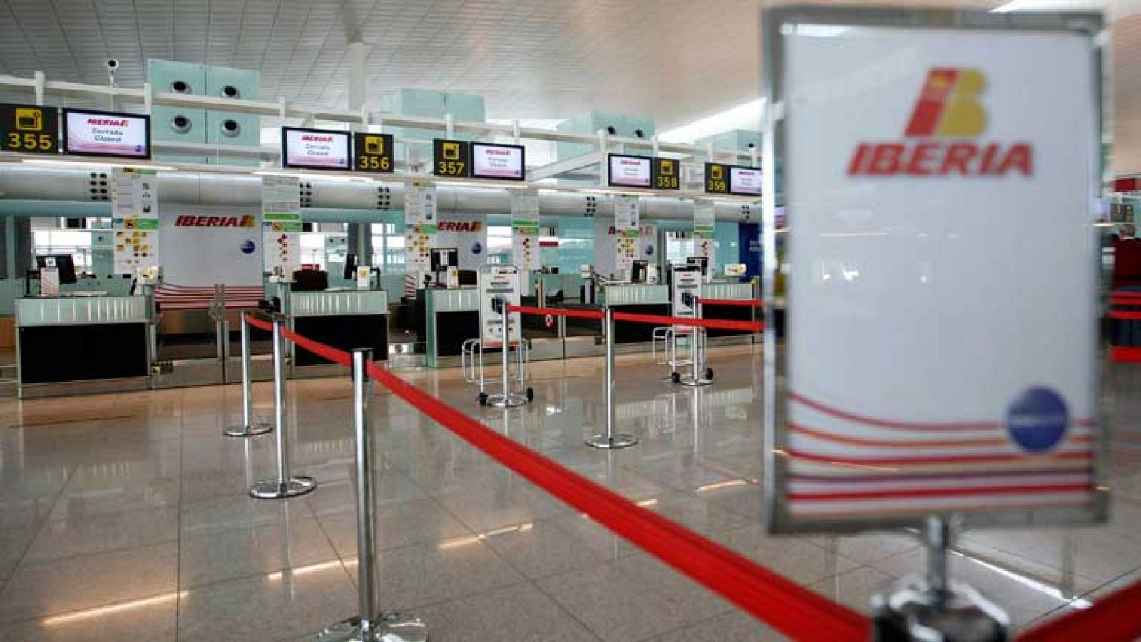 La huelga en Iberia cancela al menos 1.281 vuelos entre el 4 y el 8 de marzo | Ver