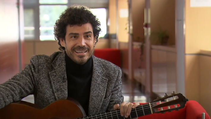 El guitarrista Pablo Sáinz-Villegas está de gira por España - Telediario 1 | Ver