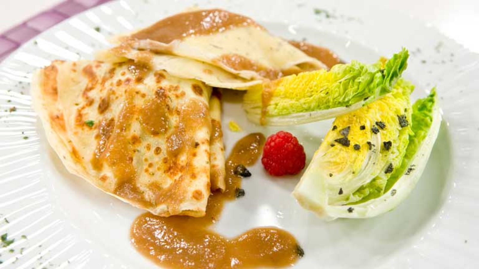 Saber cocinar: Crepes de Finas Hierbas rellenos de Morcillo estofado