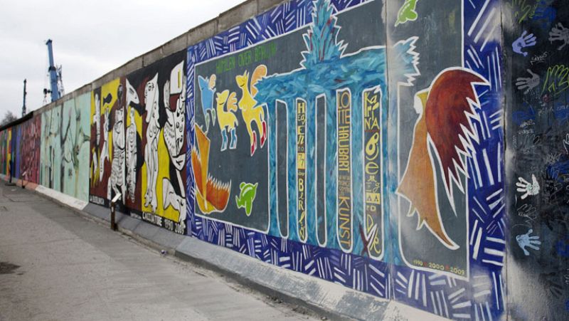 Las protestas ciudadanas paralizan el derribo de parte del Muro de Berlín 