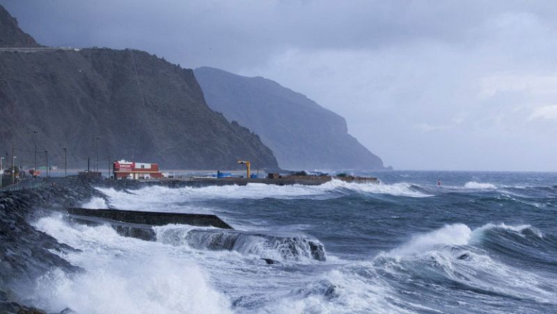 El viento puede superar los130 km por hora en las Canarias según la AEMET 