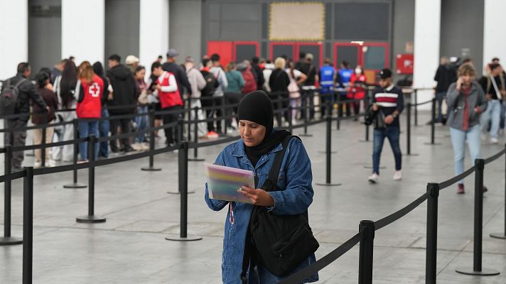 Un mes después de la regularización extraordinaria muchos inmigrantes siguen presentado sus solicitudes