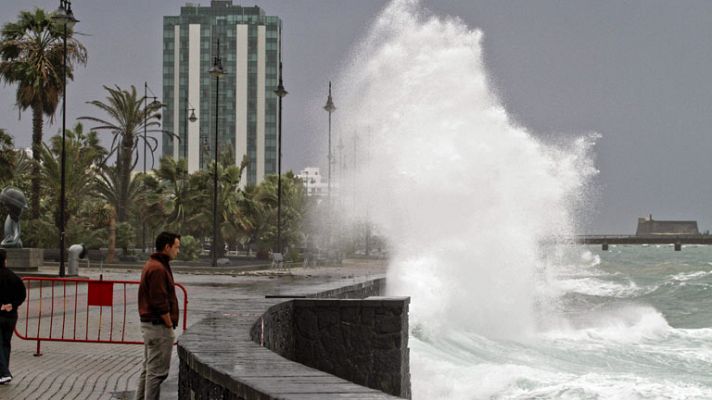 El gobierno de Canarias rebaja la alerta por vientos y se reanudará la actividad escolar