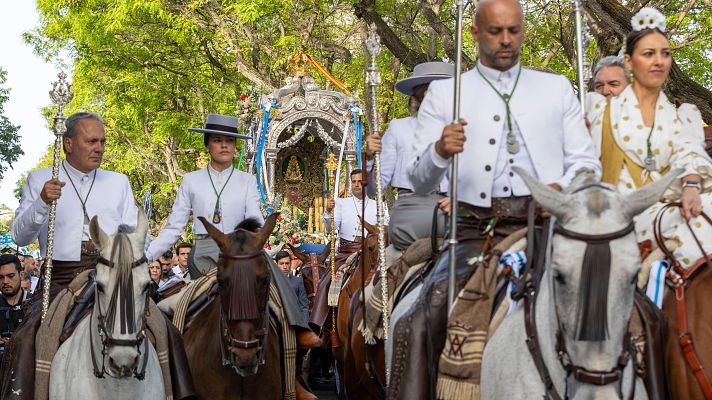 La Hermandad del Rocío de Huelva inicia su marcha hacia la aldea para la romería | Ver