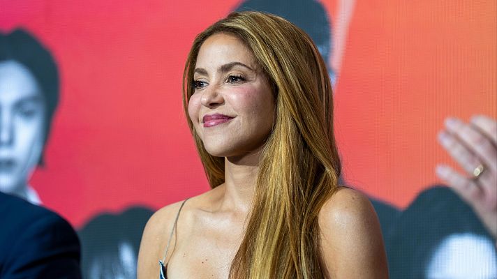 Shakira invita a un grupo de niños de Uganda a actuar en la final del Mundial - Canal 24h | Ver vídeo