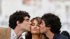 La emoción de Penélope Cruz tras el estreno de 'La bola negra' en Cannes
