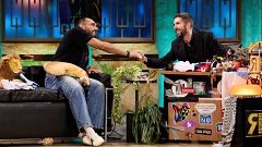 La Revuelta | Borja Iglesias y Broncano pactan una celebración para los haters