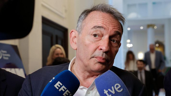 Izquierda Unida pide al PSOE que ponga \"orden interno\" - Mediodía en RNE | Ver