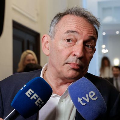 Izquierda Unida pide al PSOE que ponga \"orden interno\" - Mediodía en RNE | Ver