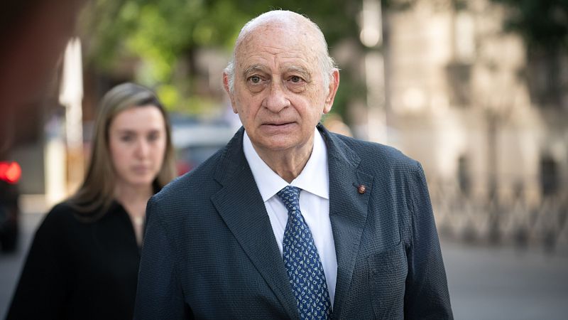Dos de los principales imputados en el caso Kitchen, el exministro del Interior Jorge Fernández Díaz y su número dos, Francisco Martínez, se han desvinculado de la presunta operación parapolicial para robar a Luis Bárcenas información comprometedora para el PP.