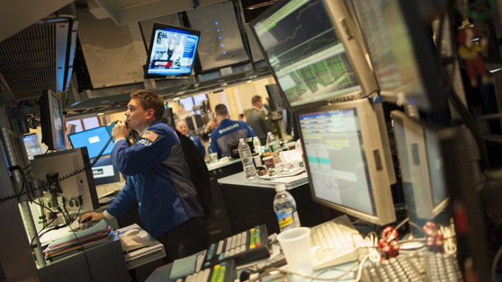 La tarde en 24h - El bono español a diez años en el mercado secundario baja hasta el 5,01%