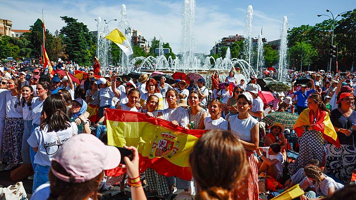 Miles de fieles y peregrinos han acudido a la misa de León XIV - Telediario Fin de Semana | Ver