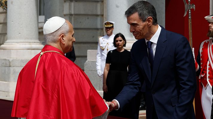 Sánchez se reúne con el Papa en la Nunciatura Apostólica antes de acompañarle al Congreso - La hora de La 1 | Ver