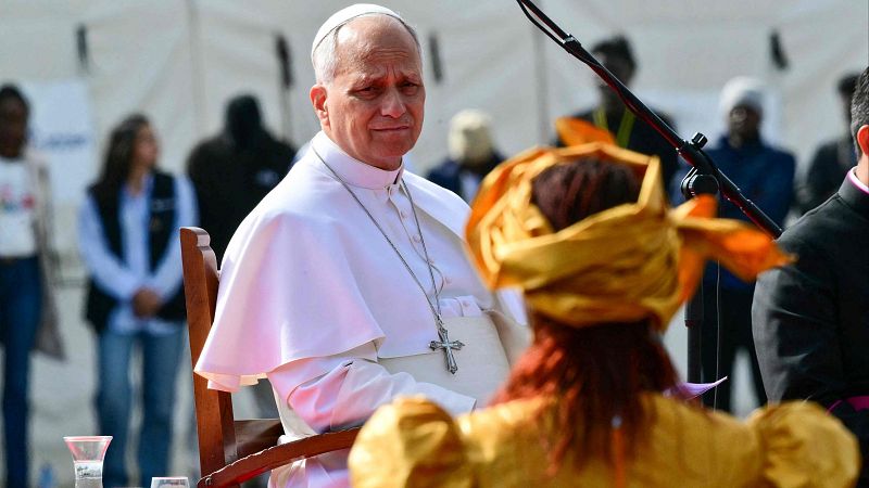 El papa, en Tenerife: "Las migraciones pueden ser ocasión de encuentro entre pueblos" - RTVE Noticias Vídeo | Ver