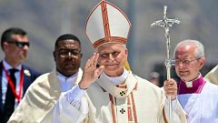 El papa se despide de España: "Regreso a Roma conmovido por el gran afecto con el que me han recibido"
