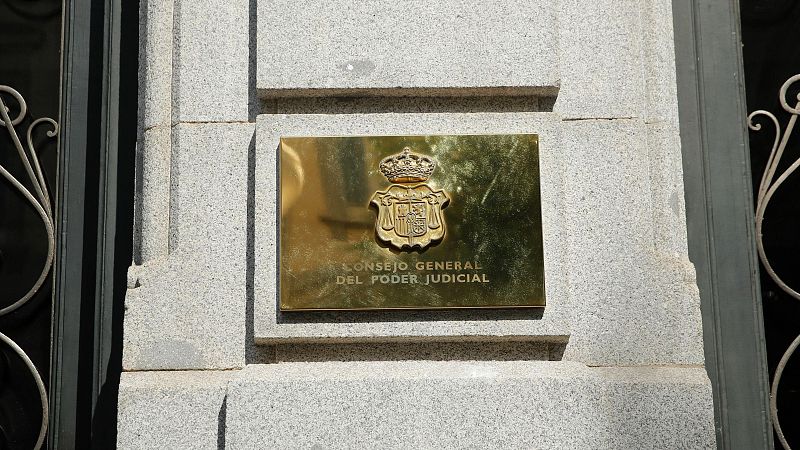 El CGPJ estudia si expedienta a Peinado por sus palabras sobre la Policía - La hora de La 1 | Ver