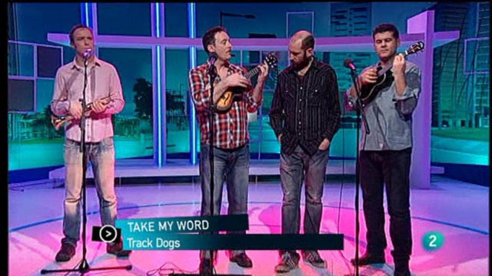 Para Todos la 2 - Actuación: Track Dogs,  "Take my Word"