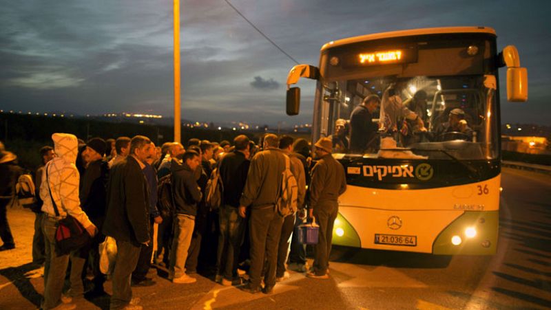 Israel pone en marcha nuevos autobuses sólo para palestinos 