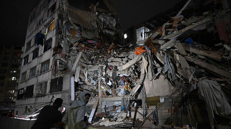 Dos fuertes terremotos de magnitud 7,2 y 7,5 sacuden Venezuela - Telediario Matinal | Ver