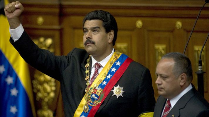 Maduro jura como 'presidente encargado' de Venezuela