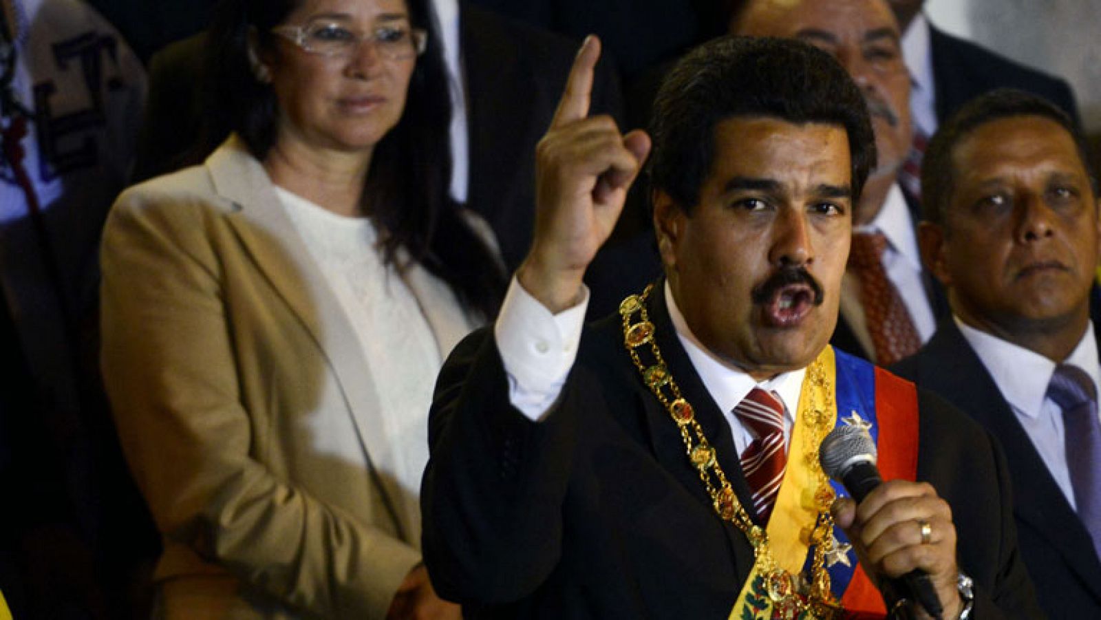 Telediario 1: Maduro jura como presidente | RTVE Play