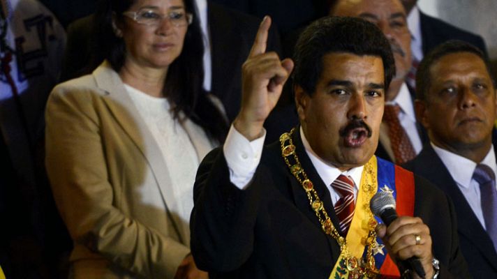 Telediario 1 - Maduro jura como presidente