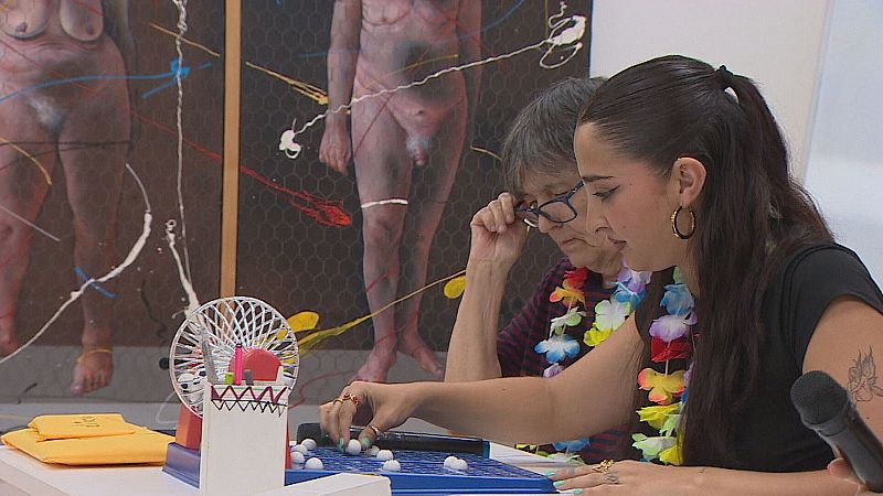 El "bingo del orgullo" en un centro de mayores sin armarios | Ver