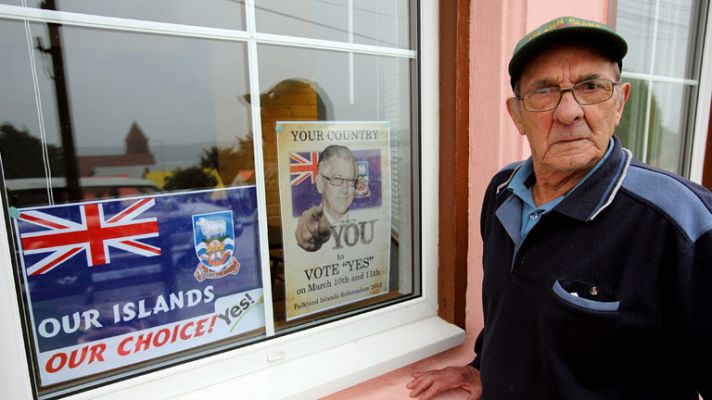 Telediario 1 - Referéndum en las islas Malvinas