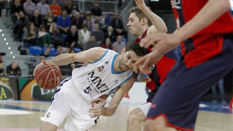 El Real Madrid de baloncesto remonta y se impone por 92-100 al Caja Laboral. El Barça gana al CB Canarias por 81-89 . Victorias de Joventut, CAI Zaragoza y Blusens Monbus.