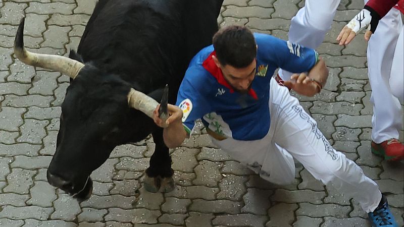 San Fermín 2026: Primer encierro | Vídeo completo | Ver