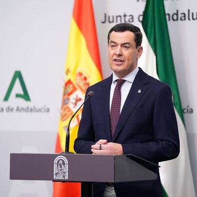 Juanma Moreno: \"Queda mucho verano y habrá más incendios\" - Las mañanas de RNE | Ver