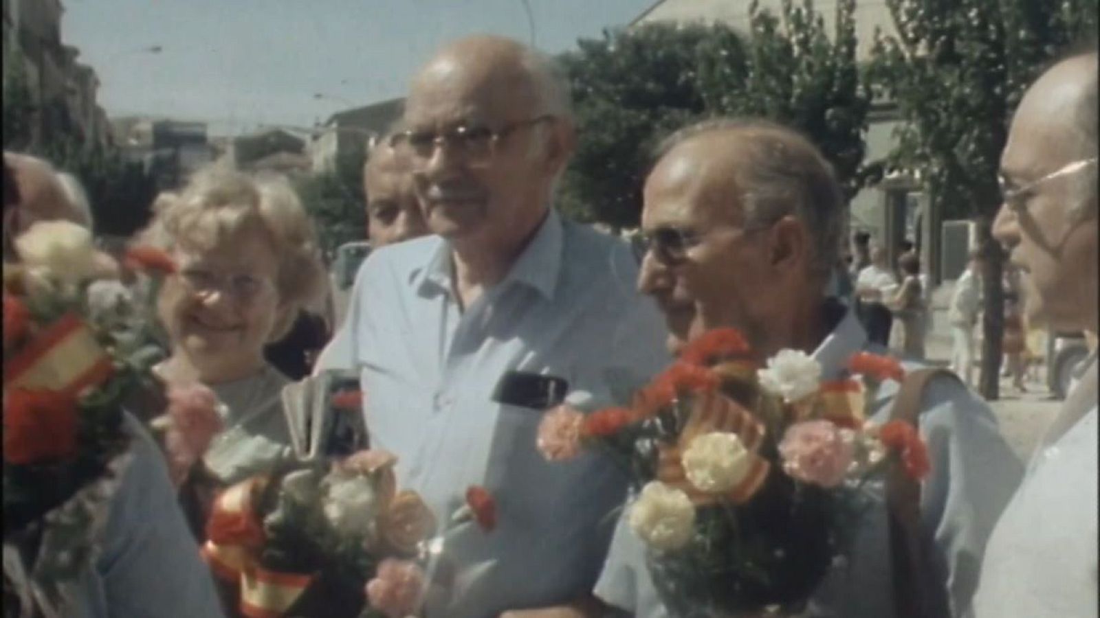 Comarques 06/09/1983 - Per la pau, oblidant la guerra - Comarques | Veure