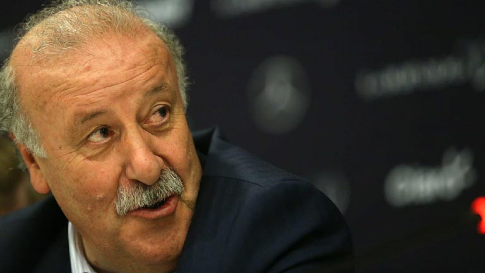 Telediario 1: Del Bosque: "El Barça puede superar al Milan" | RTVE Play