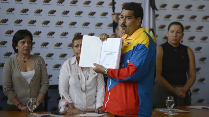 Nicolás Maduro presenta su candidatura a la presidencia como "hijo de Chávez"