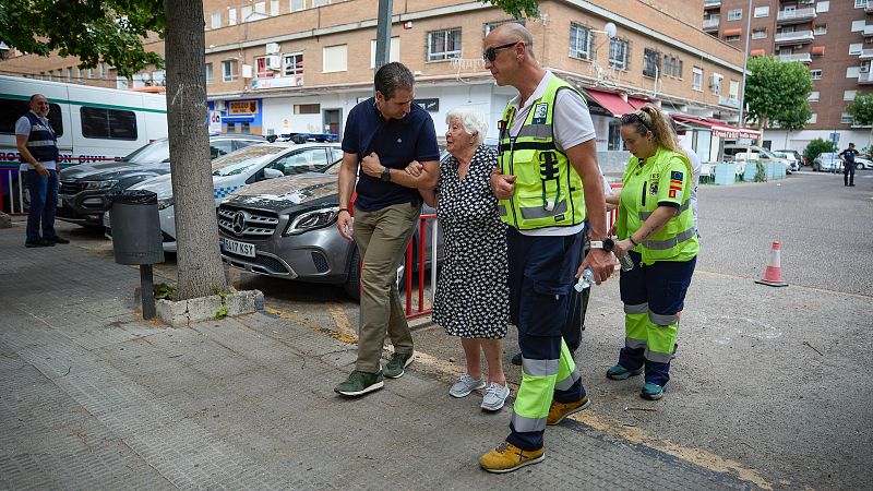 Los desalojados por los incendios de Madrid y Ávila: preocupación y confianza en que puedan volver a su hogar