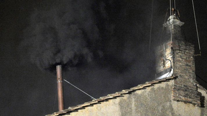  - Fumata negra en la primera votación