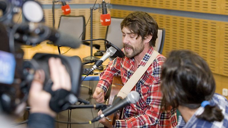 La Sonrisa de Julia celebra sus 10 años en la música en 'Abierto hasta las 2' - Ver ahora