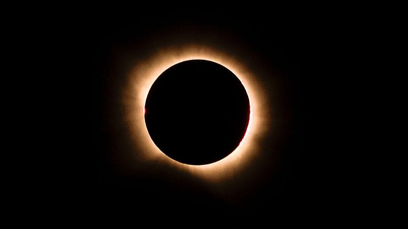 Eclipse solar 2026 desde avión en vuelo