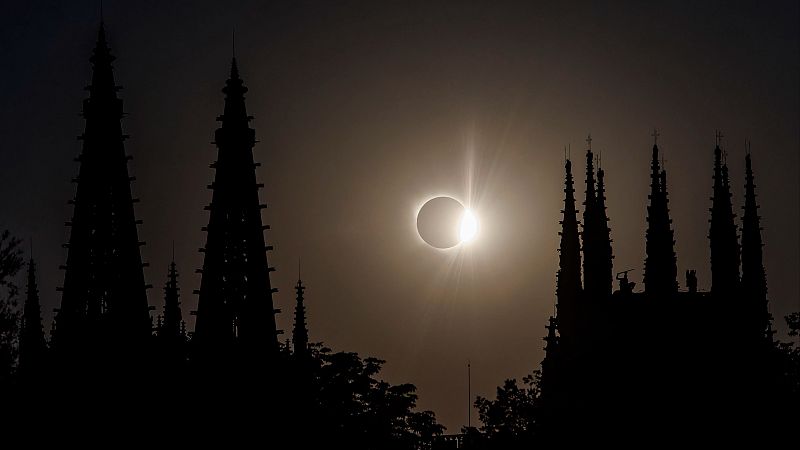 El eclipse comprimido en 5 minutos