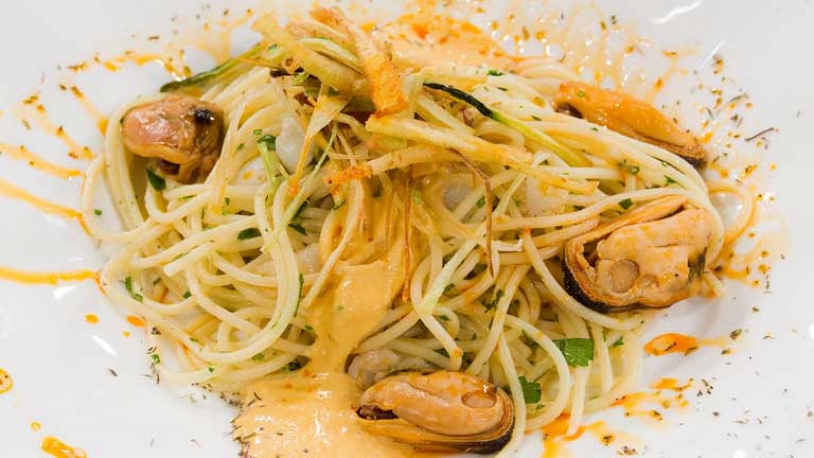 RTVE Cocina: Spaguetti con salsa de mejillones | RTVE Play